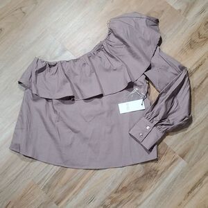 🔺️NWT Active USA Dusty Taupe One Sleeve Ruffled Top Small